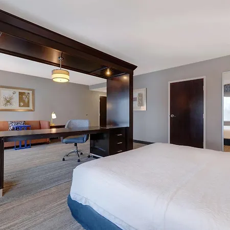 Hampton Inn & Suites Seattle/Federal Way-2