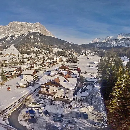 Hotel Alpen Residence-3