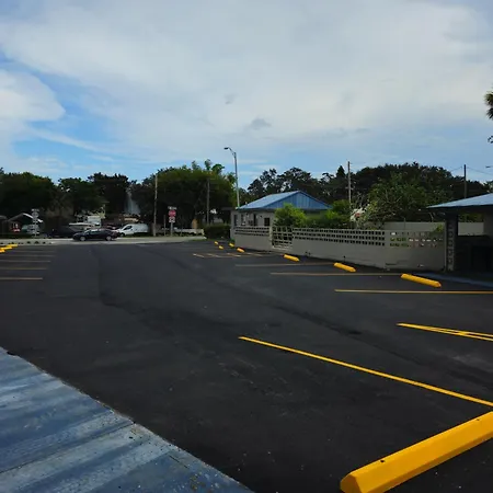 Three Oaks Motel - Titusville-2