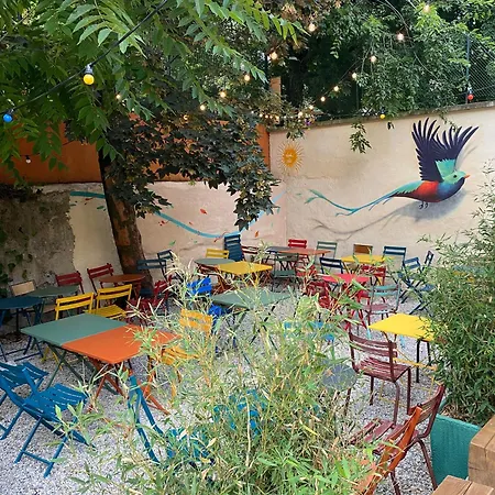 Yasi Hostel-3