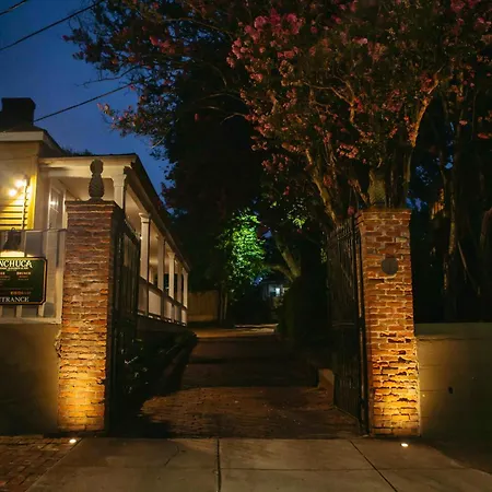Anchuca Historic Mansion & Inn-2