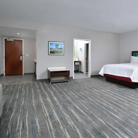 Hampton Inn & Suites Charlotte North I 485-2