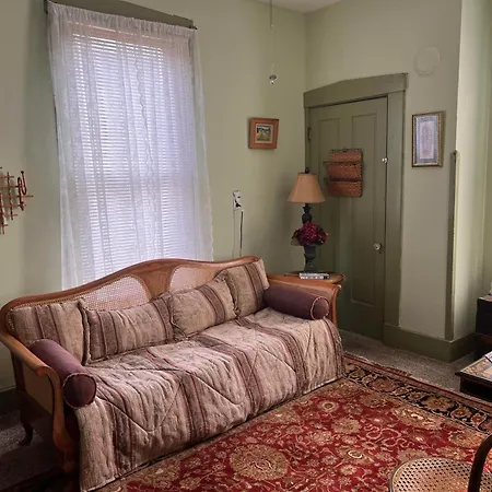 Mansion On The Mile B&B-3