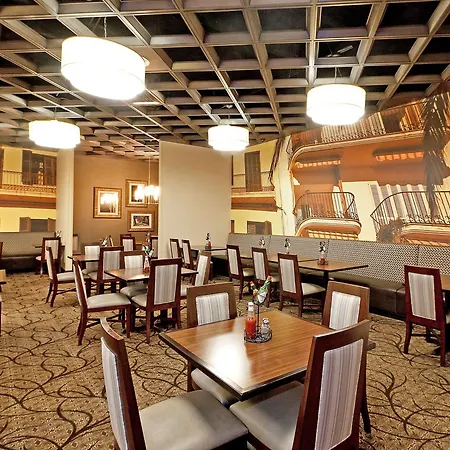 Embassy Suites Savannah Airport-2