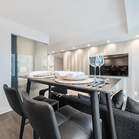 Yorkville Plaza Suites-3