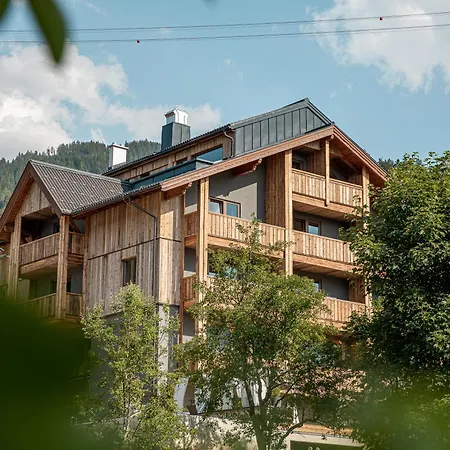 Almmonte Sensum Suites - Funky Living Hotel-3