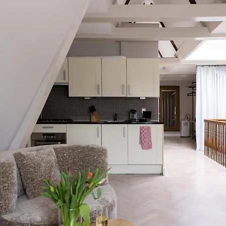 Amsterdam Canal Suites-2
