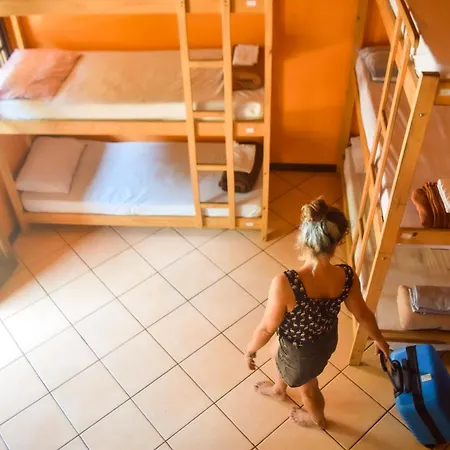 Leo'S Clan Beach Hostel-2