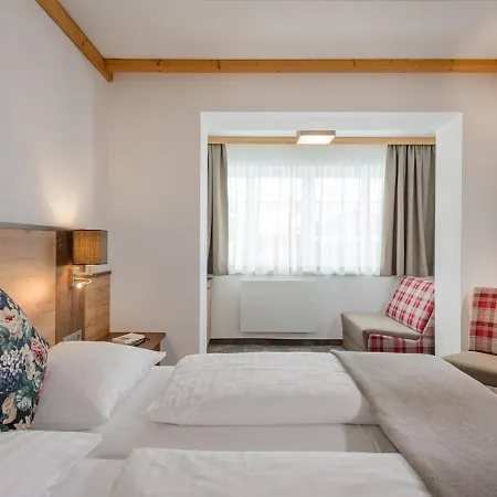 Apartments & Garni Alpenrose-2