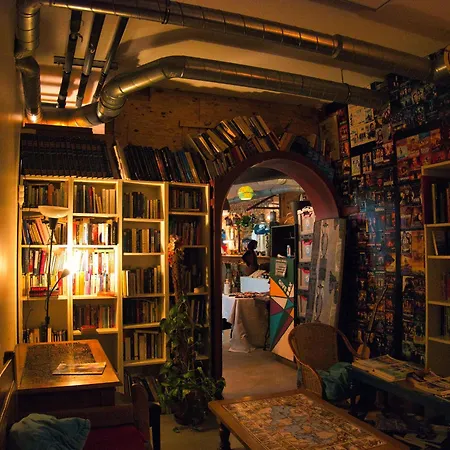 Le Flâneur Guesthouse-2