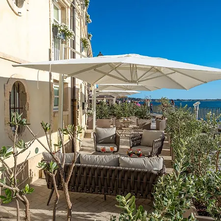 Palazzo Alfeo Aparthotel-2