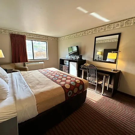Rodeway Inn & Suites Madison East-3