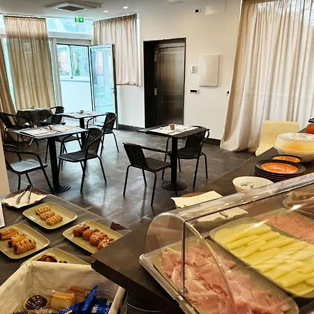 8Room Hotel-2