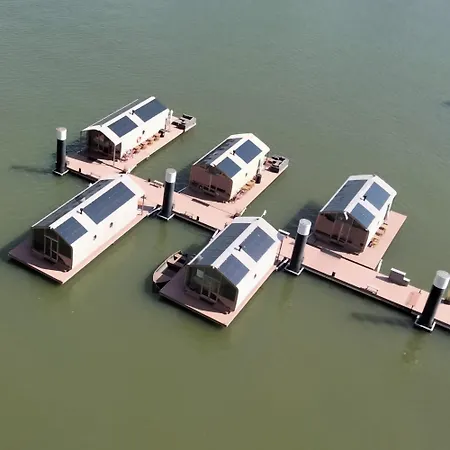 Wikkelboats at Floating Rotterdam Rijnhaven-3