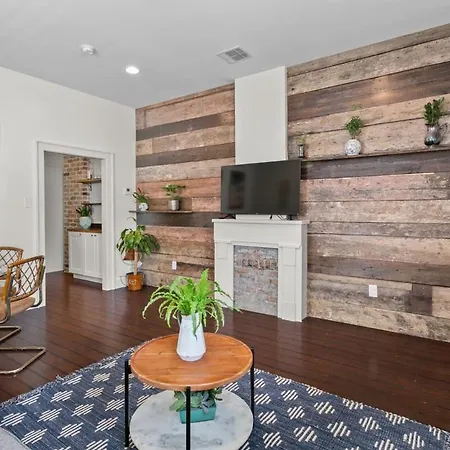 Stylish Creole Cottage 1 Bd Home Central Location-2