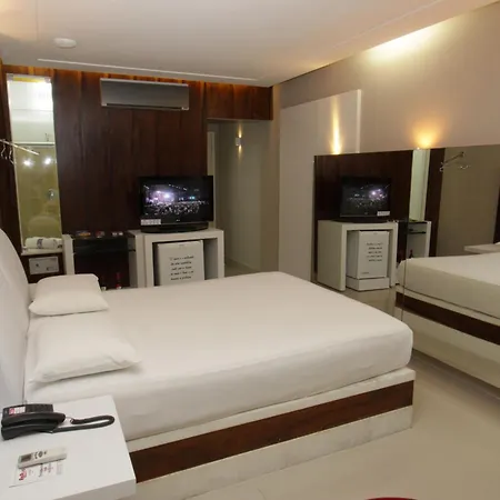Raru's Motel Cidade Jardim (Adult Only)-3