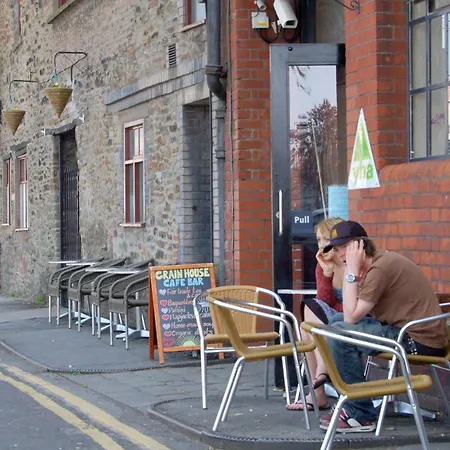 Yha Bristol-2