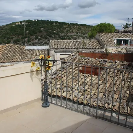 La Corte Di Ibla-2