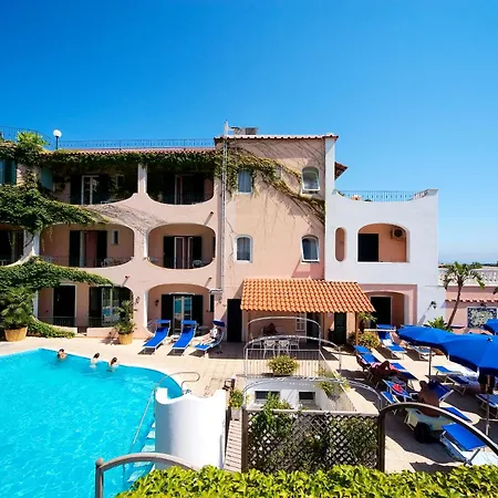 Hotel Bellevue Benessere&Relax-3
