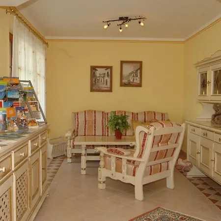 Hotel Garni Tannenhof-2