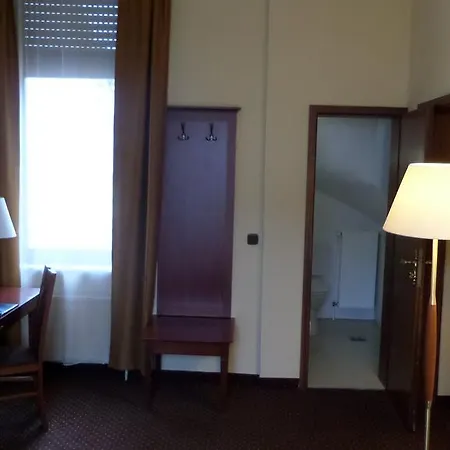 City Hotel-2