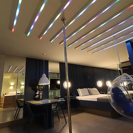 Motel Mood-3