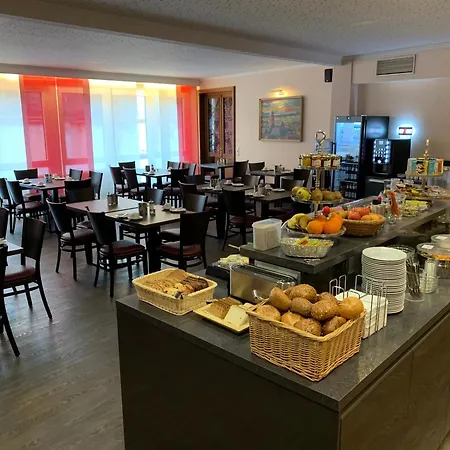 Hotel Well Garni-2