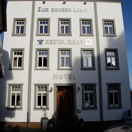 Zur Ewigen Lampe Romantisches Landhotel-3