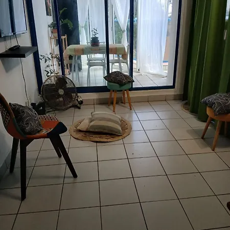 blue&yellow, appartement au calme, avec piscine, WIFI-2