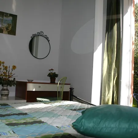 A Due Passi Dal Mare B&B-2