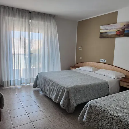 Hotel Villa Lina-3