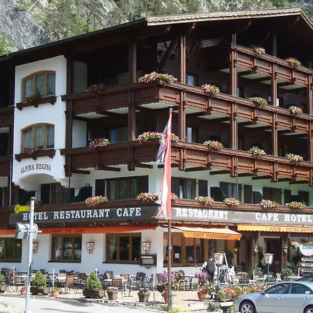 Hotel Alpina Regina-3