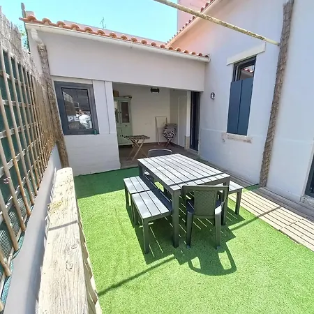 Classic Villa In Beato Lisbon-3