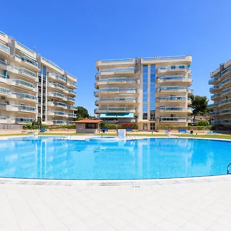 Uhc Larimar Family Complex-2