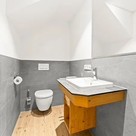 Schwarzenbach - Apartments & Rooftop Pool-3