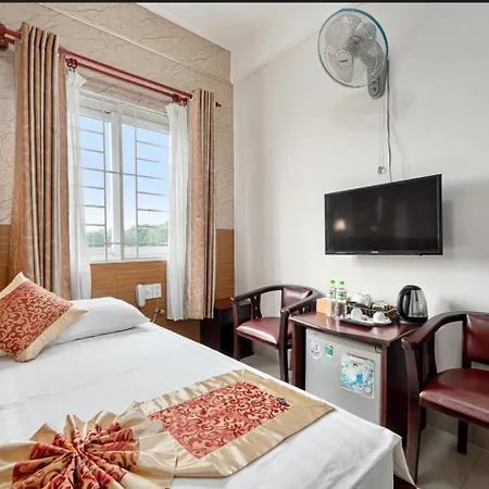 Victoria Phu Quoc Hotel Beachfront Night Market-2