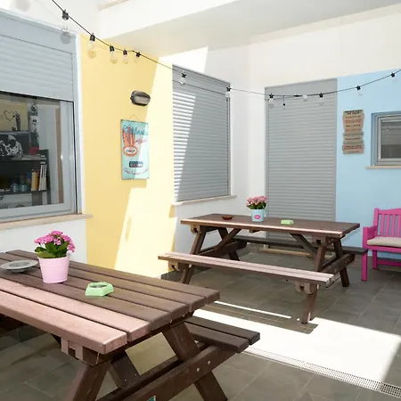 New Art Beach Hostel- Albergue Juvenil-3