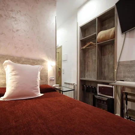 Hostal Las Fuentes (Adults Only)-2