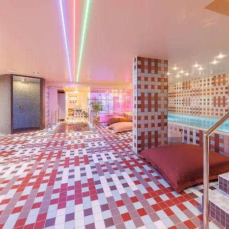 Aiden By Best Western Clermont-Ferrand - Le Magnetic Hotel & Spa-3