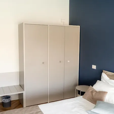 C House Rooms Lake-3