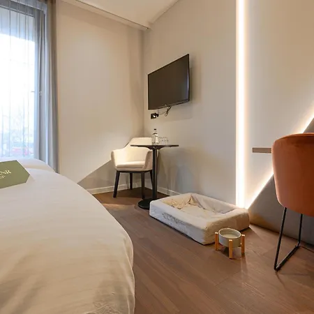 The Cornr Hotel-3