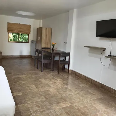 Phratamnak Inn - 100 Meter From Beach-3
