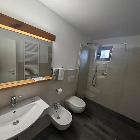 Hotel Eden Guesthouse-3