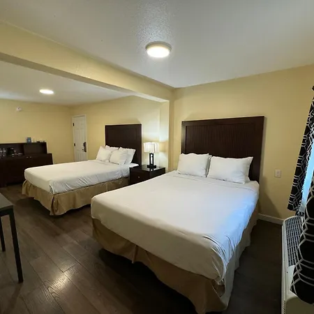 Relax Inn Of Medford-2