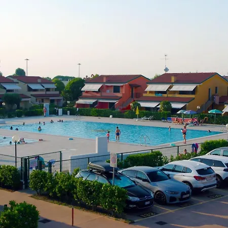 Aqua Marina Aparthotel - Hideaway & Fine Dining-2