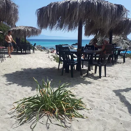 A Turri Rooms And Restaurant-3