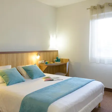 Brit Hotel Reims Croix Blandin-3