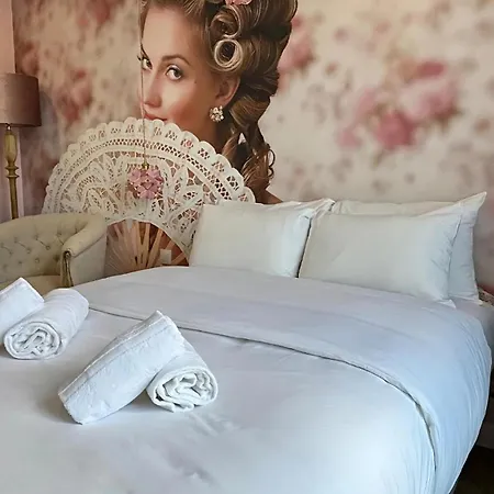 Le Glam's Hotel-2
