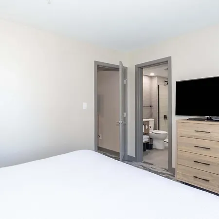 Sandman Hotel & Suites Regina-2