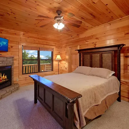 Private Theater Room Hot Tub Game Room-2